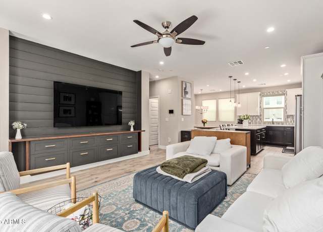 Property at 820 N 8th Ave #14, Phoenix, AZ 85007, 2 beds, 2.5 baths