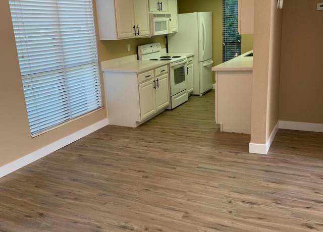 Property at 3131 W Cochise Dr #218, Phoenix, AZ 85051, 2 beds, 2 baths