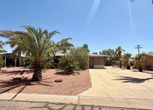 Property at 735 E Desert Ave, Apache Junction, AZ 85119, 3 beds, 2 baths