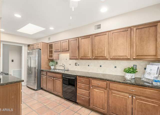 Property at 6025 N 10th Pl, Phoenix, AZ 85014, 3 beds, 2 baths