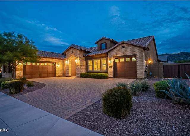 Property at 2915 E Constance Way, Phoenix, AZ 85042, 5 beds, 4.5 baths