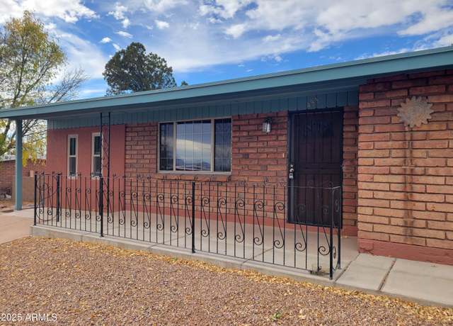 Property at 433 Crestview Pl, Bisbee, AZ 85603, 3 beds, 2 baths