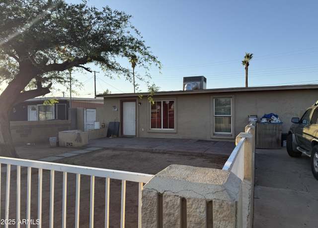 Property at 3946 W Holly St, Phoenix, AZ 85009, 3 beds, 1 bath