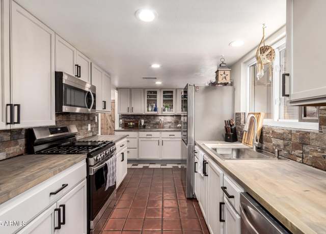 Property at 3716 W Peoria Ave, Phoenix, AZ 85029, 2 beds, 2 baths