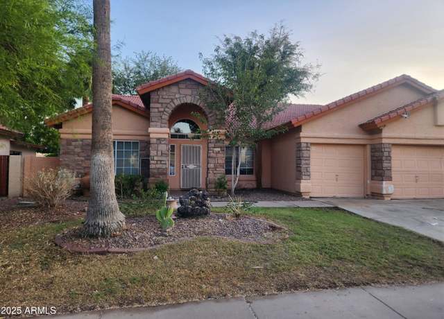 Property at 11233 W Olive Dr, Avondale, AZ 85392, 4 beds, 2 baths