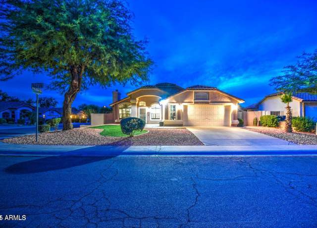 Property at 19030 N 36th Pl, Phoenix, AZ 85050, 4 beds, 2 baths
