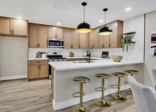 Property at 2123 E Radcliffe Dr, Tempe, AZ 85283, 3 beds, 2 baths