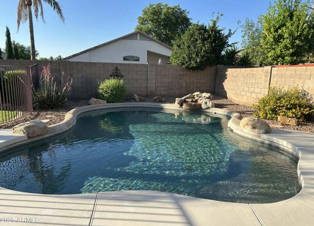 Property at 2092 E Smoke Tree Rd, Gilbert, AZ 85296, 3 beds, 2 baths