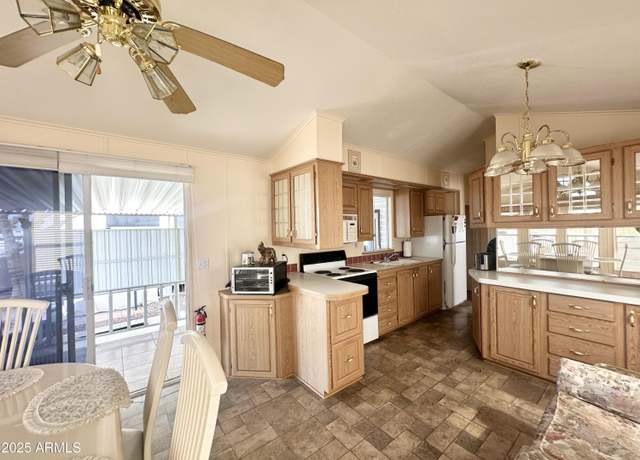 Property at 202 S Nightdigger Dr, Apache Junction, AZ 85119, 1 bed, 1.5 baths