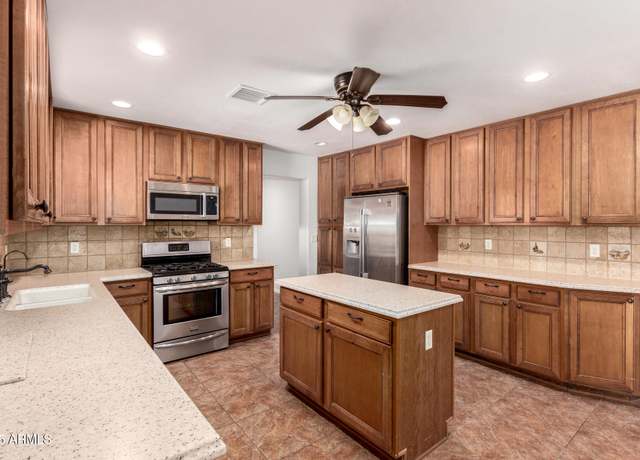 Property at 19065 W Mescalero Dr, Casa Grande, AZ 85122, 3 beds, 3 baths