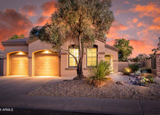 Property at 6847 S ST Andrews Way, Gilbert, AZ 85298, 2 beds, 2.5 baths