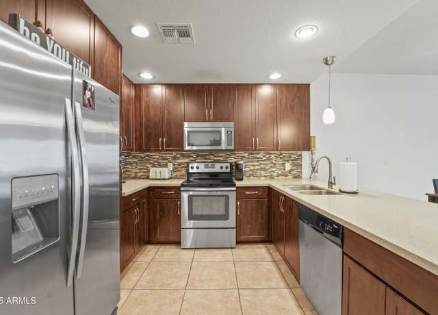 Property at 5450 E Deer Valley Dr #4185, Phoenix, AZ 85054, 2 beds, 2 baths