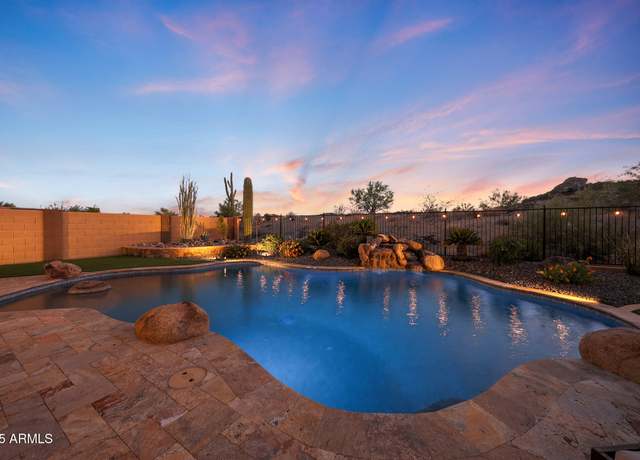 Property at 18261 W Thistle Landing Dr, Goodyear, AZ 85338, 4 beds, 3 baths