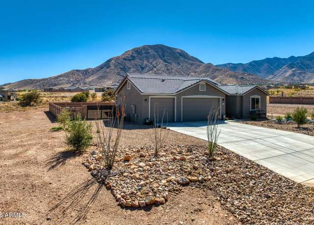 Property at 10100 S Vaquero Ln, Hereford, AZ 85615, 4 beds, 2 baths