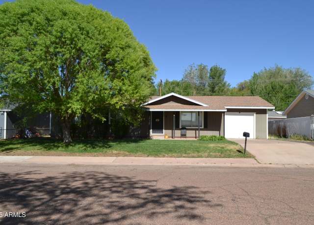 Property at 545 Pear St, Snowflake, AZ 85937, 3 beds, 2 baths