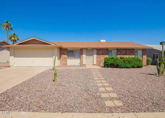 Property at 11627 S Iroquois Dr, Phoenix, AZ 85044, 3 beds, 2 baths