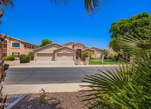 Property at 42422 W Bravo Dr, Maricopa, AZ 85138, 5 beds, 2.5 baths