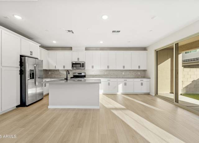 Property at 679 E Furness Dr #101, Gilbert, AZ 85297, 3 beds, 2.5 baths