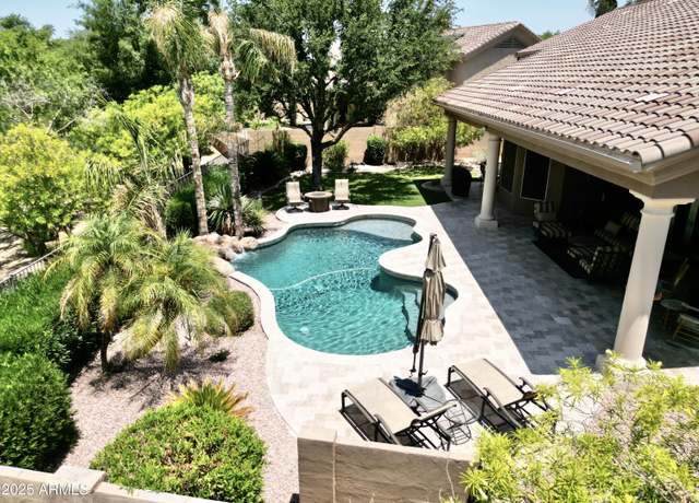 Property at 1092 N Roosevelt Ave, Chandler, AZ 85226, 4 beds, 2.5 baths