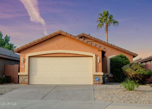 Property at 8724 E Nopal Cir, Mesa, AZ 85209, 3 beds, 2 baths