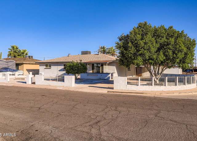 Property at 5827 N 22nd Dr, Phoenix, AZ 85015, 4 beds, 2 baths