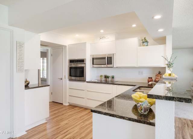 Property at 19030 N Signal Butte Cir, Sun City, AZ 85373, 2 beds, 2 baths