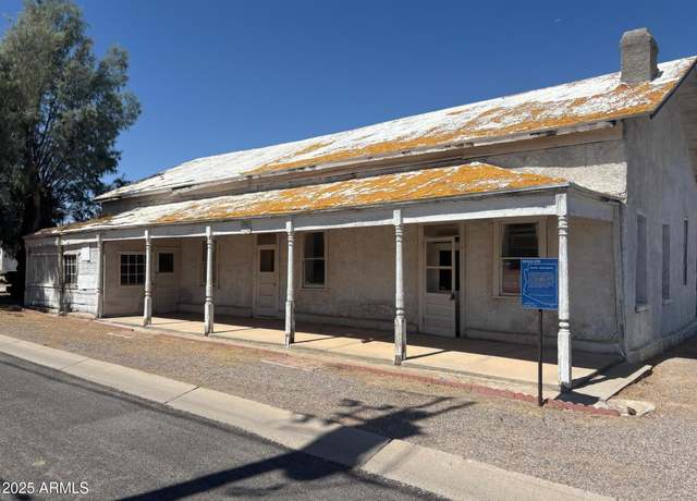 Property at 361 N Quartz St, Florence, AZ 85132, 5 beds, 3 baths