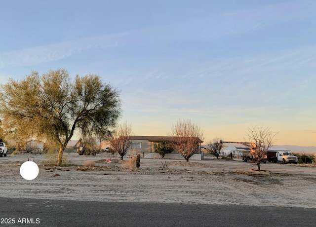 Property at 67855 Monroe St, Salome, AZ 85348, 3 beds, 2 baths
