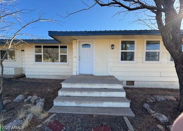 Property at 54515 N Sundown Way, Seligman, AZ 86337, 3 beds, 2 baths