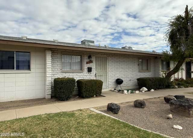 Property at 7129 W Meadowbrook Ave, Phoenix, AZ 85033, 2 beds, 1 bath