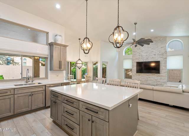 Property at 13361 N 99th Pl, Scottsdale, AZ 85260, 4 beds, 2 baths