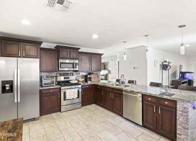 Property at 43935 W Sagebrush Trl, Maricopa, AZ 85138, 3 beds, 2 baths