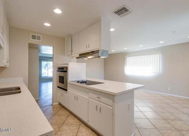 Property at 6842 N 36th Dr, Phoenix, AZ 85019, 3 beds, 2 baths