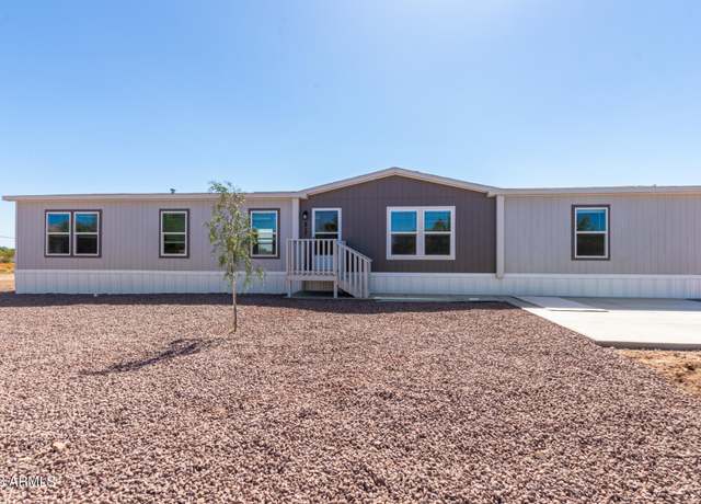 Property at 817 W Saber Rd, Phoenix, AZ 85086, 4 beds, 2 baths
