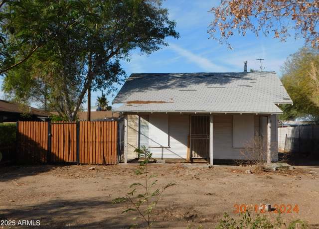 Property at 2206 N 11th St, Phoenix, AZ 85006, 2 beds, 1 bath