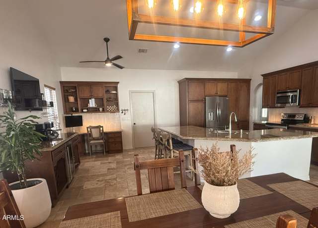 Property at 10029 S 44th St, Phoenix, AZ 85044, 3 beds, 2 baths