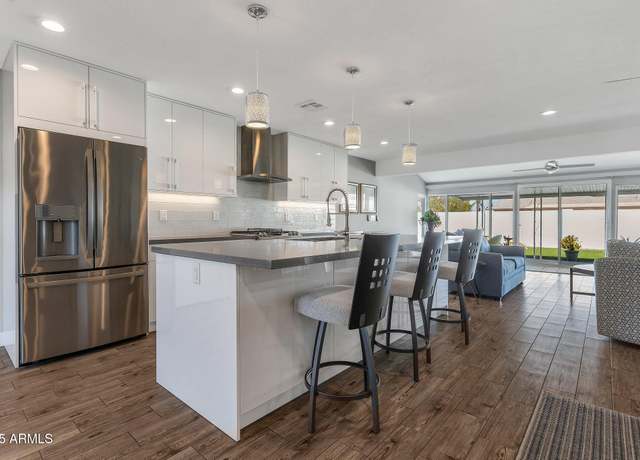 Property at 11050 W Cumberland Dr, Sun City, AZ 85351, 2 beds, 2 baths