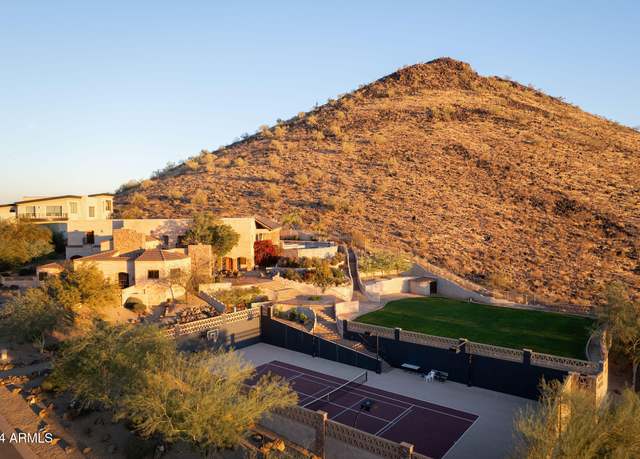 Property at 5113 W Arrowhead Lakes Dr, Glendale, AZ 85308, 6 beds, 5.5 baths