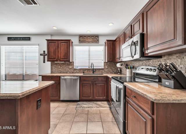 Property at 20219 N 33rd Pl, Phoenix, AZ 85050, 4 beds, 2.5 baths