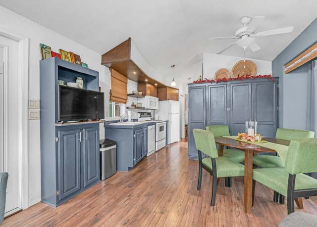 Property at 838 Aquamarine Dr, Apache Junction, AZ 85119, 1 bed, 2 baths