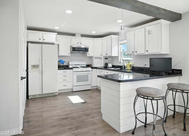 Property at 1001 N 43rd Ave #282, Phoenix, AZ 85009, 3 beds, 2 baths