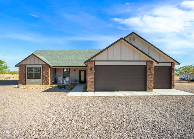 Property at 5291 E Jenny Dr, Hereford, AZ 85615, 3 beds, 2 baths