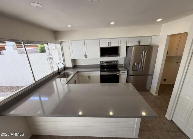 Property at 4849 W Northern Ave, Glendale, AZ 85301, 3 beds, 2.5 baths
