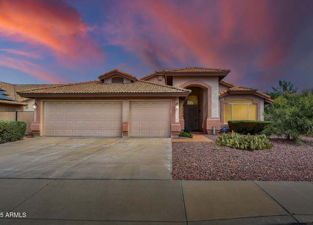 Property at 10936 N Ventana Dr W, Peoria, AZ 85373, 3 beds, 2 baths