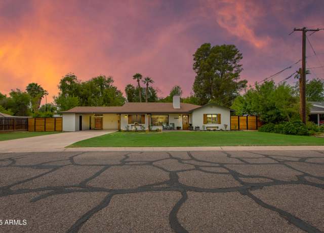 Property at 5814 N 11th Ave, Phoenix, AZ 85013, 3 beds, 2.5 baths
