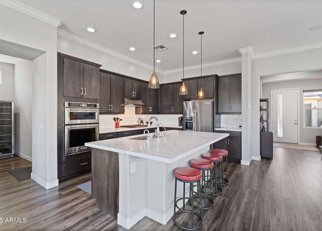 Property at 1555 E Ocotillo Rd #16, Phoenix, AZ 85014, 4 beds, 2.5 baths