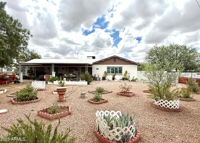 Property at 221 N Mountain Rd, Apache Junction, AZ 85120, 3 beds, 3 baths
