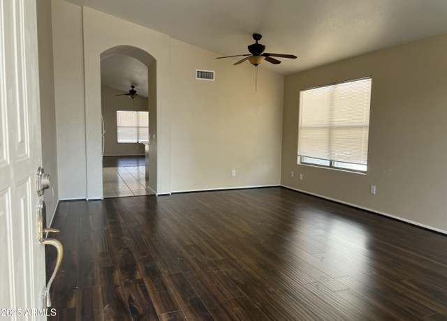 Property at 3633 E Potter Dr, Phoenix, AZ 85050, 4 beds, 2 baths