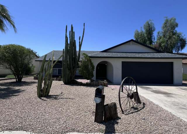 Property at 8133 W Mclellan Rd, Glendale, AZ 85303, 3 beds, 2 baths