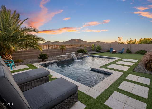 Property at 537 E Balao Dr, Phoenix, AZ 85085, 3 beds, 2 baths